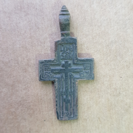 №27 Старинный металлический нательный христианский крестик, размеры 4,5х2,5см